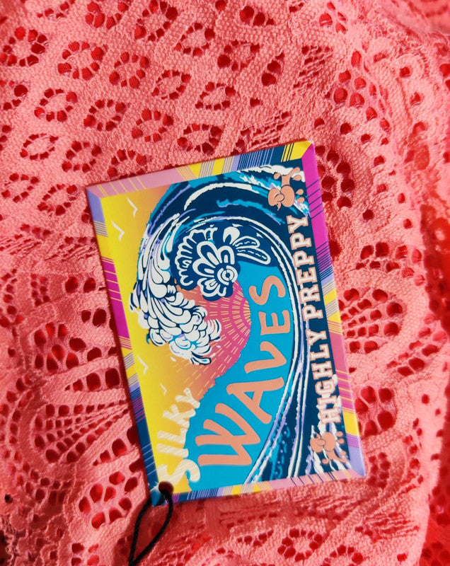 Highly Preppy Vestido Coral de Encaje